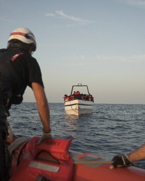 Blick vom RHIB bei einer Rettung