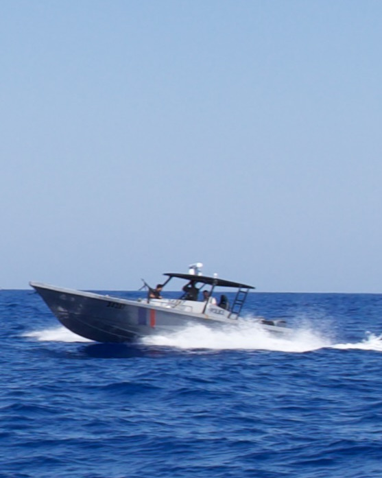 Bewaffnetes libysches Patrouillenboot auf See