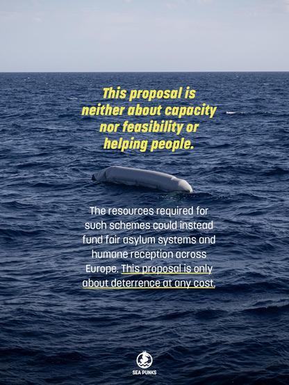 rubber boat drowning in the sea