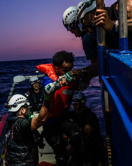 person in distress at sea embarked safely to Sea Punk I